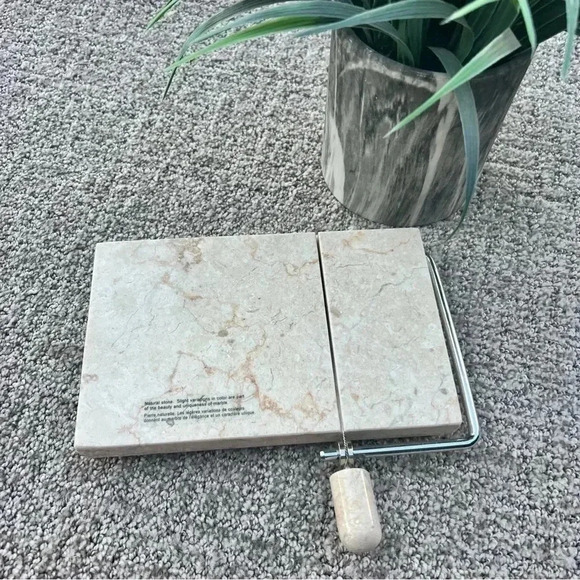 Beautiful Solid Marble Cheese Slicer with extra replacement wire - 5 x 7.75 - Picture 7 of 9